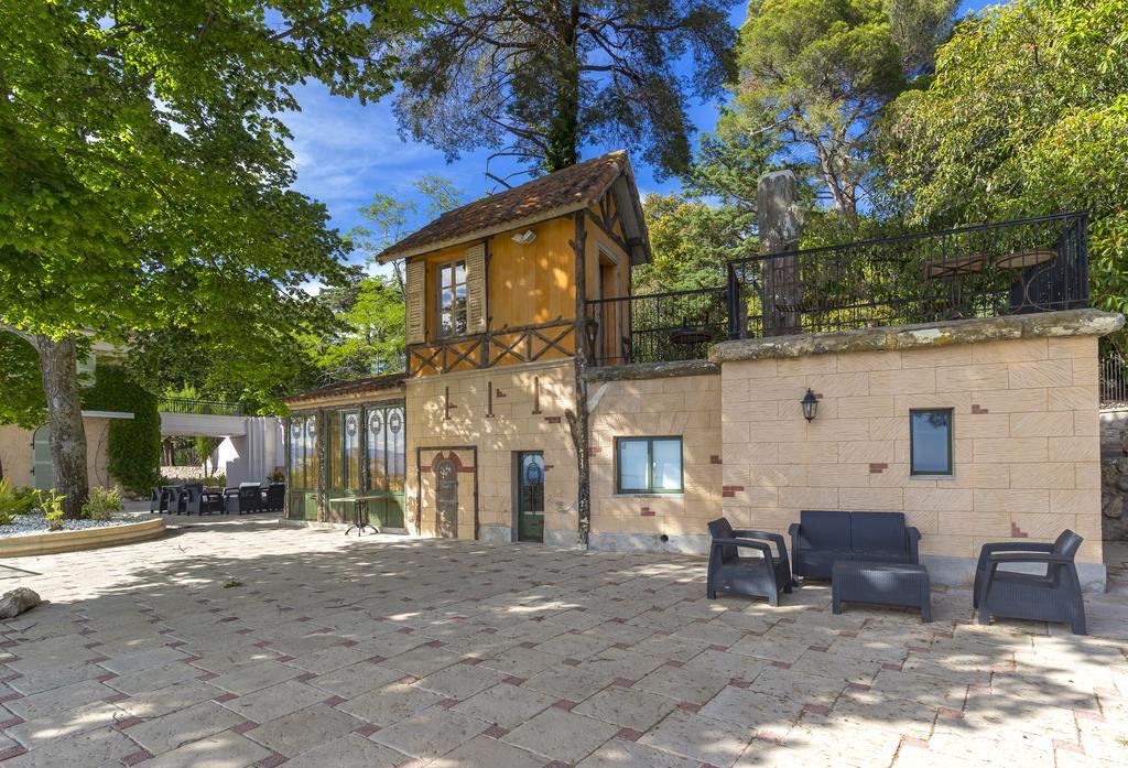 Вилла Domaine Du Mont Leuze Вильфранш-сюр-Мер Экстерьер фото
