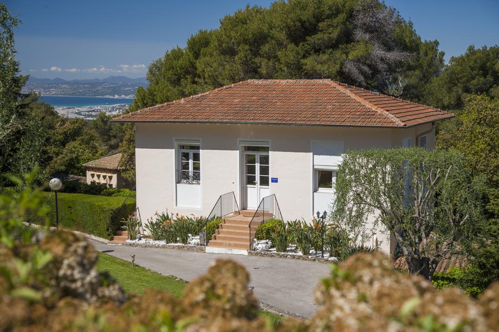 Вилла Domaine Du Mont Leuze Вильфранш-сюр-Мер Экстерьер фото